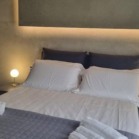 Dimora Dei Viaggiatori Apartment คาตาเนีย ภายนอก รูปภาพ