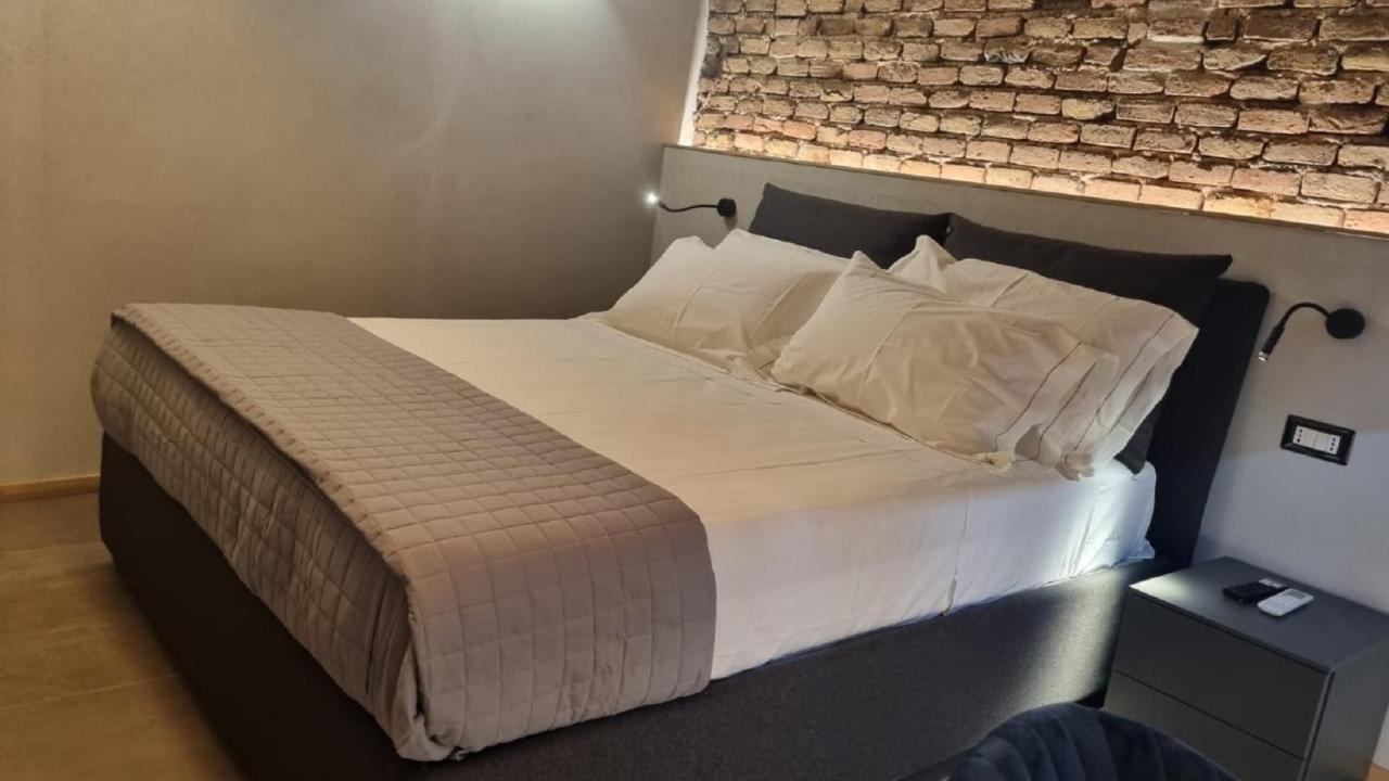 Dimora Dei Viaggiatori Apartment คาตาเนีย ภายนอก รูปภาพ