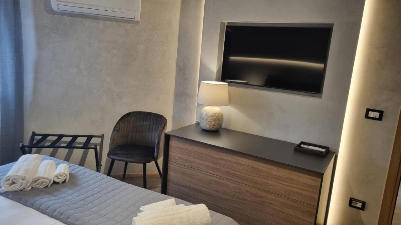 Dimora Dei Viaggiatori Apartment คาตาเนีย ภายนอก รูปภาพ
