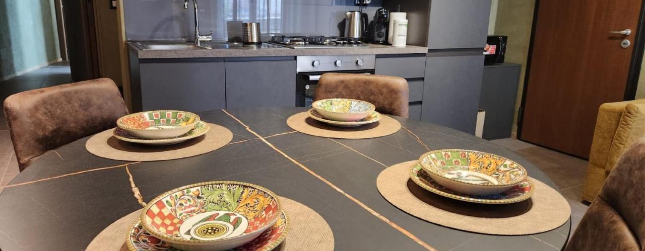 Dimora Dei Viaggiatori Apartment คาตาเนีย ภายนอก รูปภาพ