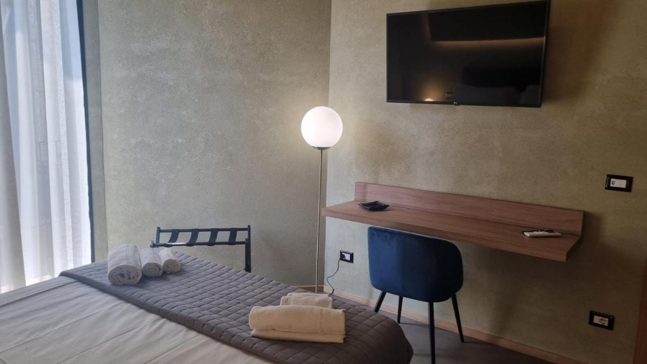 Dimora Dei Viaggiatori Apartment คาตาเนีย ภายนอก รูปภาพ