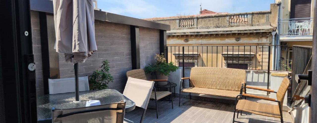 Dimora Dei Viaggiatori Apartment คาตาเนีย ภายนอก รูปภาพ
