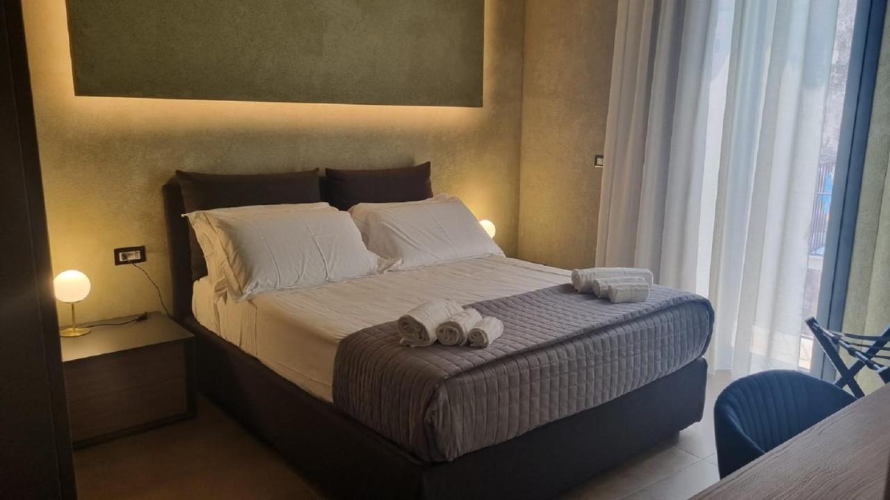 Dimora Dei Viaggiatori Apartment คาตาเนีย ภายนอก รูปภาพ