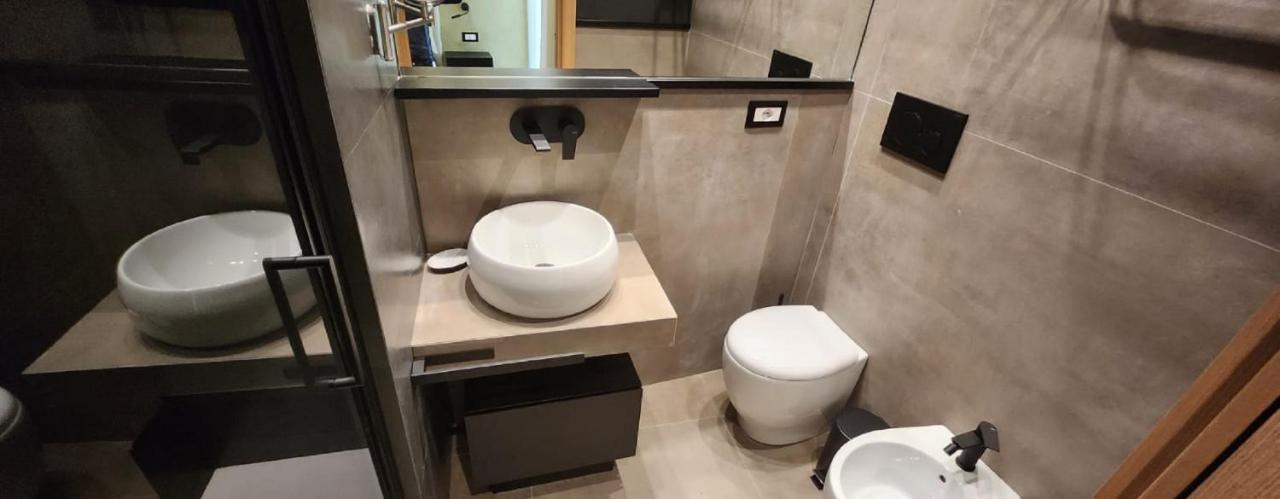 Dimora Dei Viaggiatori Apartment คาตาเนีย ภายนอก รูปภาพ