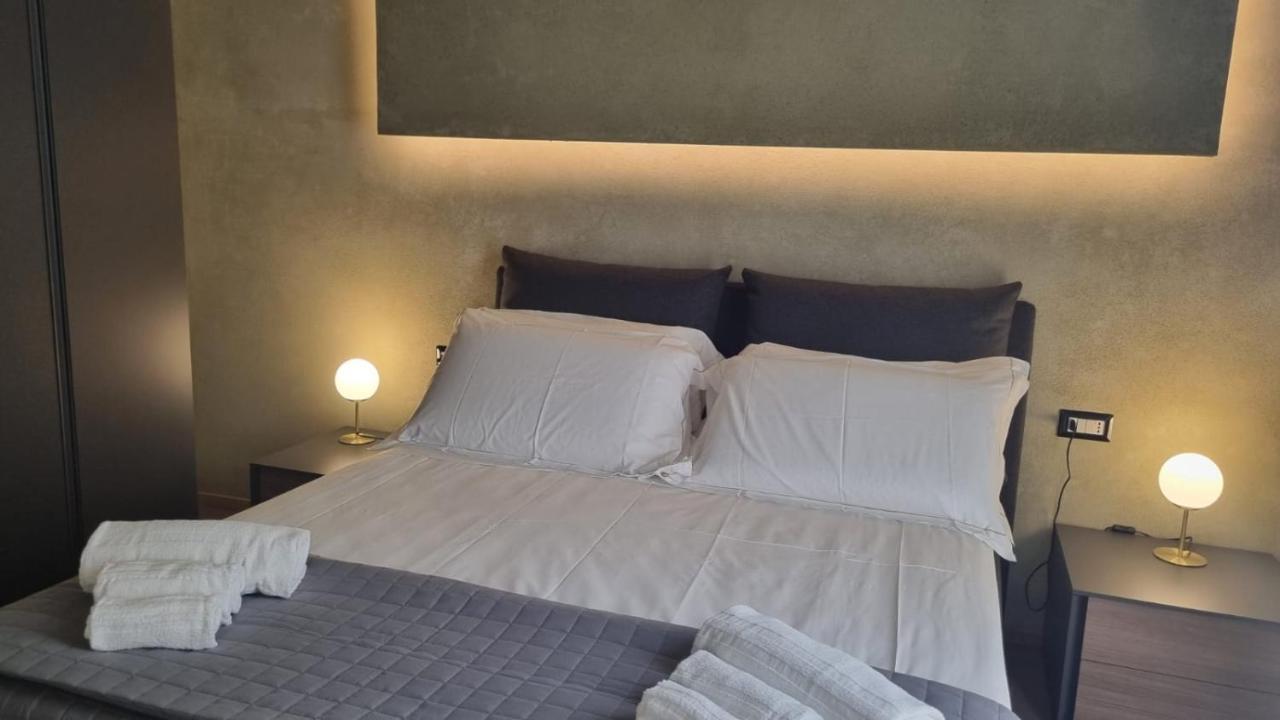 Dimora Dei Viaggiatori Apartment คาตาเนีย ภายนอก รูปภาพ