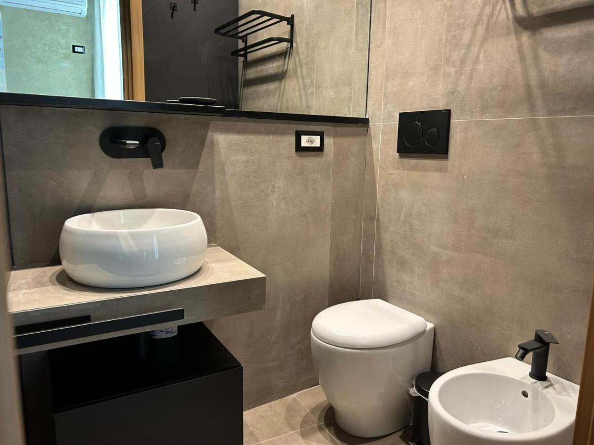 Dimora Dei Viaggiatori Apartment คาตาเนีย ภายนอก รูปภาพ